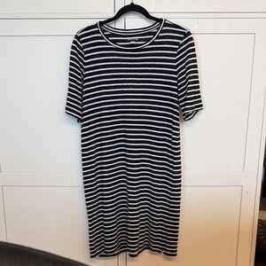 Eileen Fisher 100% linen dress